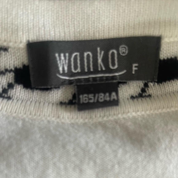 A lovely white with black trim cardigan sweater, short sleeve size medium - Picture 8 of 11